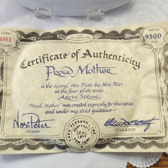 Proud Mother, Art Plate by Nori Peter for Anna Perenna - Picture 8 of 9